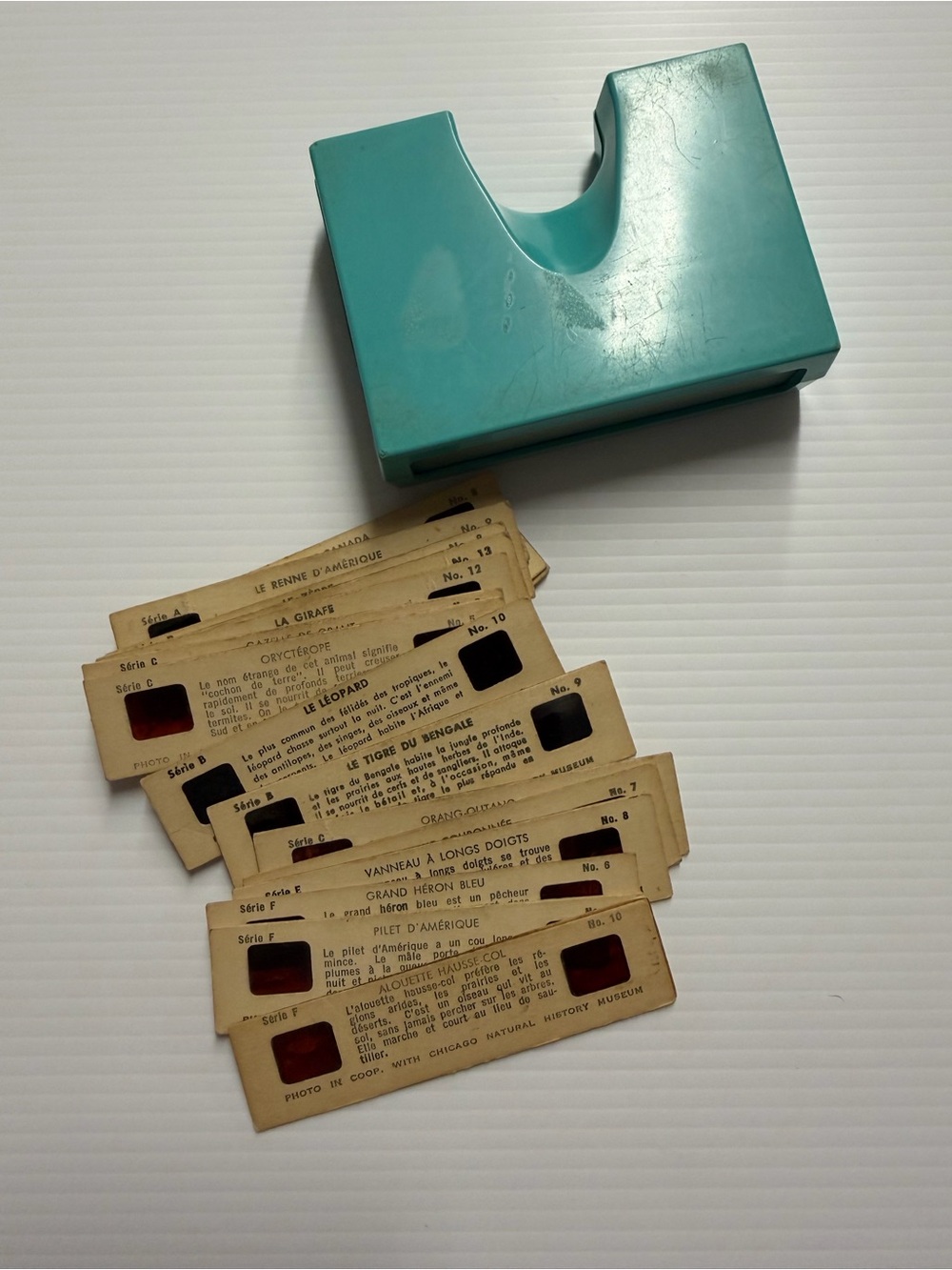 Vintage Stori-Views Slide Viewer with Animals Collection Cards (Chicago Natural